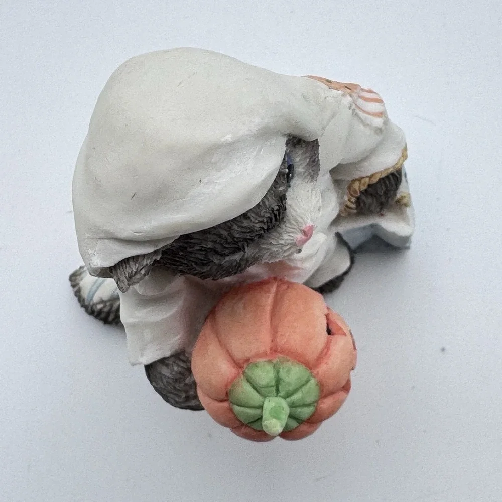 VTG Calico Kittens Gobblin Up The Fun Figurine Priscilla Hillman Halloween Ghost
